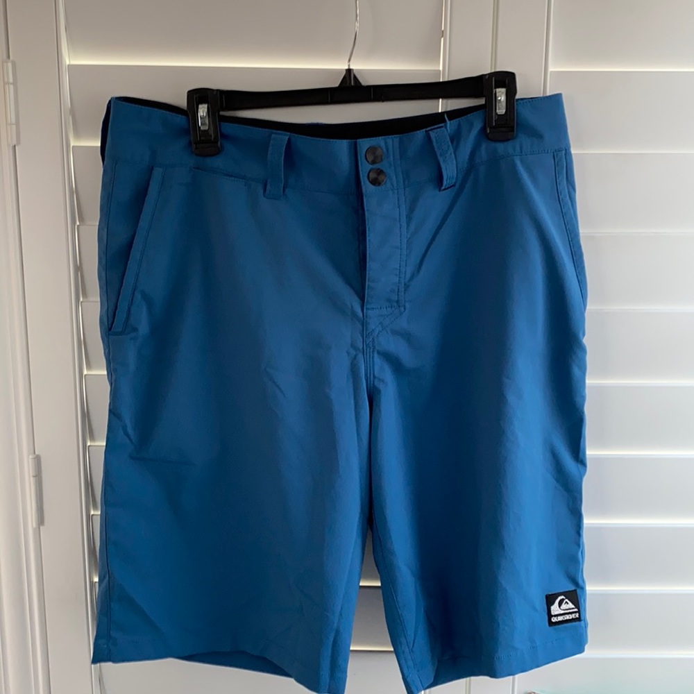 💦EUC Mens Quiksilver “hybrid ” shorts- good for in/out if water. Size 32.